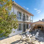 Willa Archodiko Palio Klima - Infinite Blue Elegance *