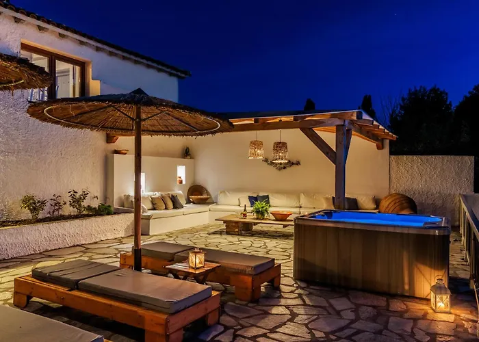 Willa Archodiko Palio Klima - Infinite Blue Elegance